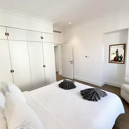 Luxurious 4 Bedrooms 1min Beaches & 3min Palais Apartment Cannes